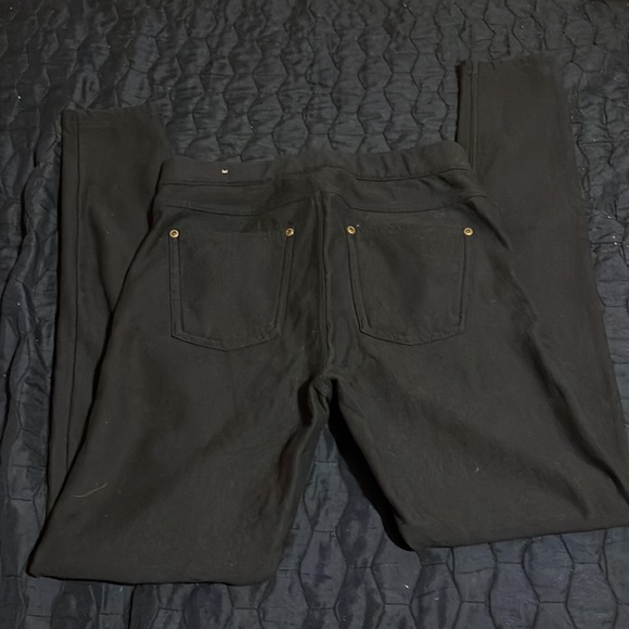 Pre owned - Picture 2 of 2